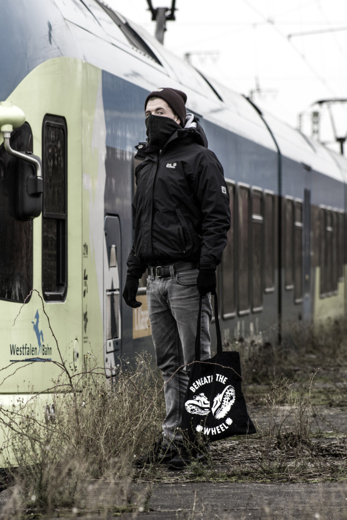 Sprayer "Tempo" vor Westfalenbahn